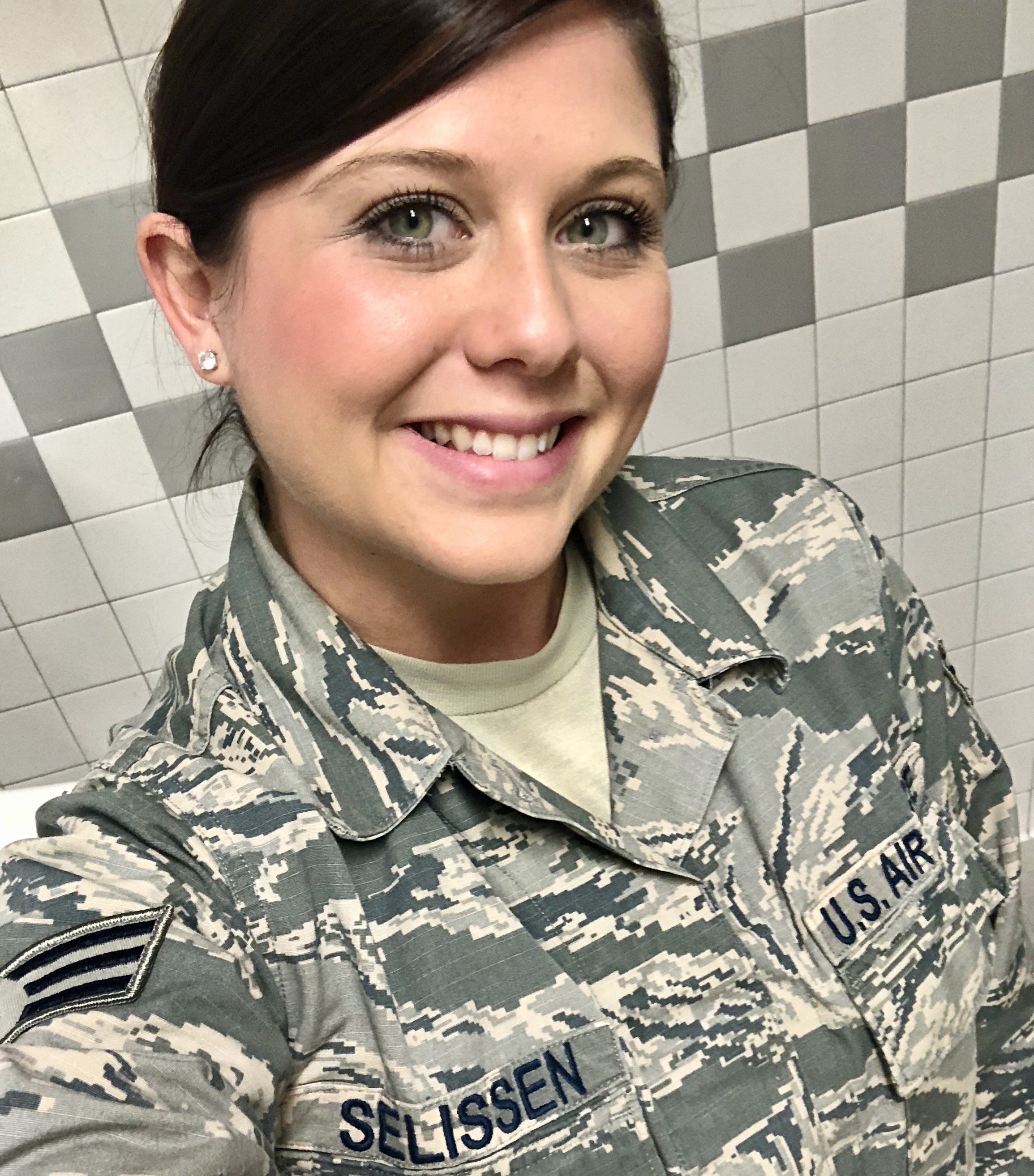 Selissen in her Air Force uniform