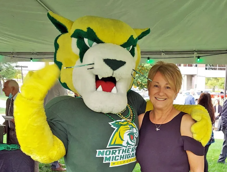 Meier with Wildcat Willy outside the awards ceremony (Susan Meier photo)
