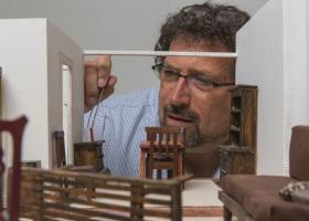 Image of Mastric working on the nutshell