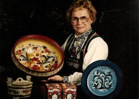 Pat Virch displaying her artwork