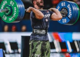 Fraser winning the clean challenge with 380 lbs.