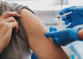 Flu vaccine (iStock photo)