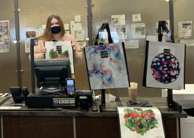 Eco-Bag distribution photo