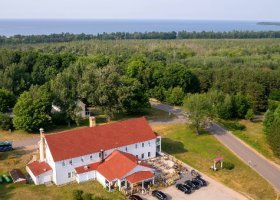 Historic Thunder Bay Inn photo from official website.